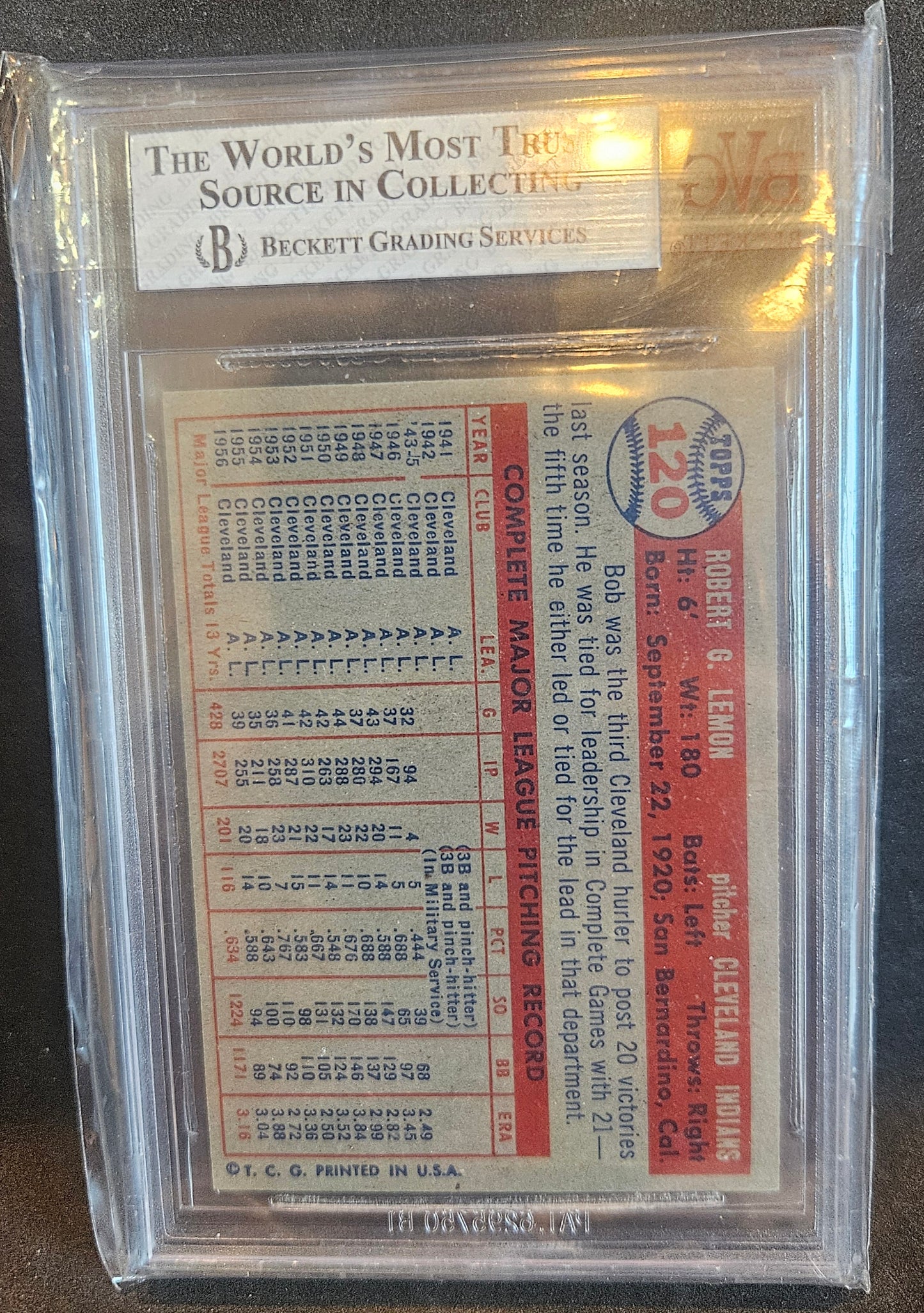 1957 Topps Bob Lemon #120 BVG 8